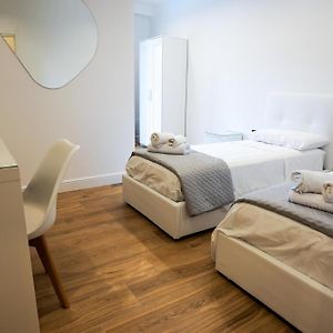 Habitación con 2 Camas Individuales